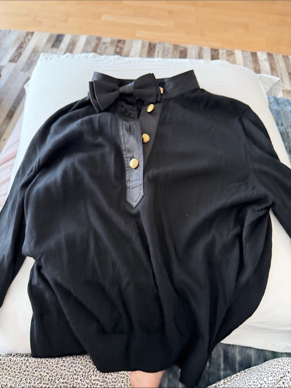 🩶Love Moschino Black Long-Sleeve Bow Accent Polo Shirt